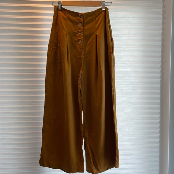 VETTA The Refined Capsule Button Fly Culottes - Picture 2 of 5
